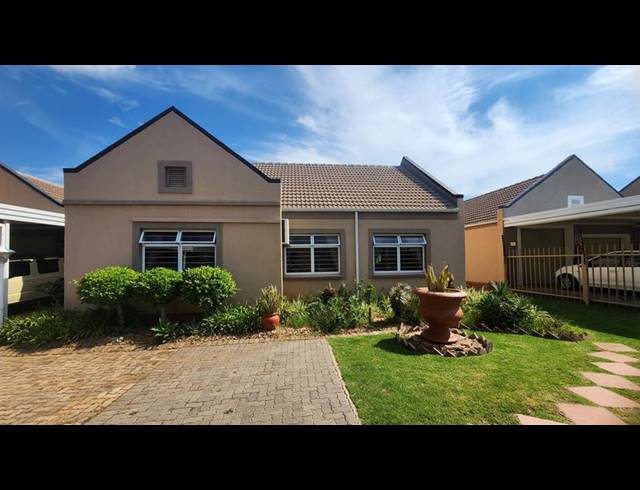 3 BEDROOM TOWNHOUSE FOR SALE IN ANNLIN